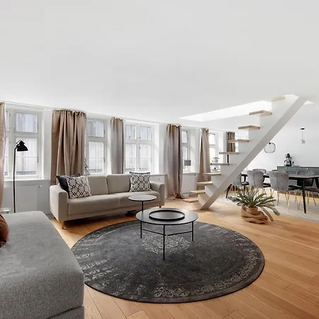 Apartment Sanders Regent - Treasured Three-bedroom Near Square